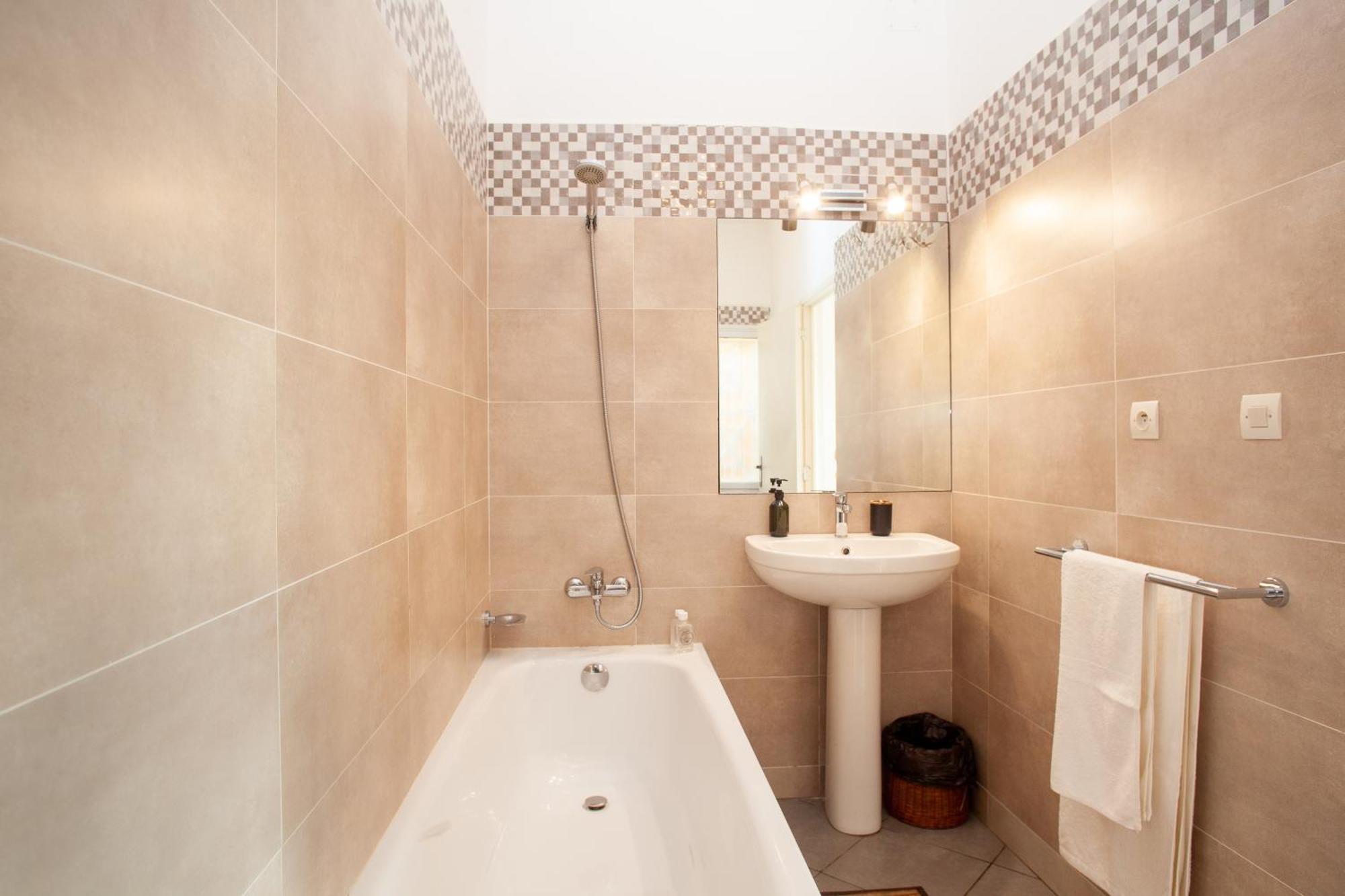 LAMINA Appart Tananarive Chambre photo